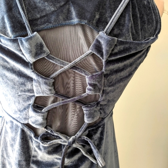 Dress - Picture 4 of 4